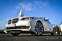 Фото 03 — Аренда BMW 7 (белая) с водителем в Казани