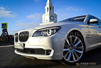 Фото 04 — Аренда BMW 7 (белая) с водителем в Казани