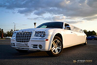 Фото 01 — Аренда лимузина Chrysler 300C в Казани