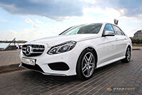 Фото 01 — Аренда Mercedes-Benz E-class w212 (белый) с водителем в Казани