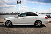 Фото 04 — Аренда Mercedes-Benz E-class w212 (белый) с водителем в Казани